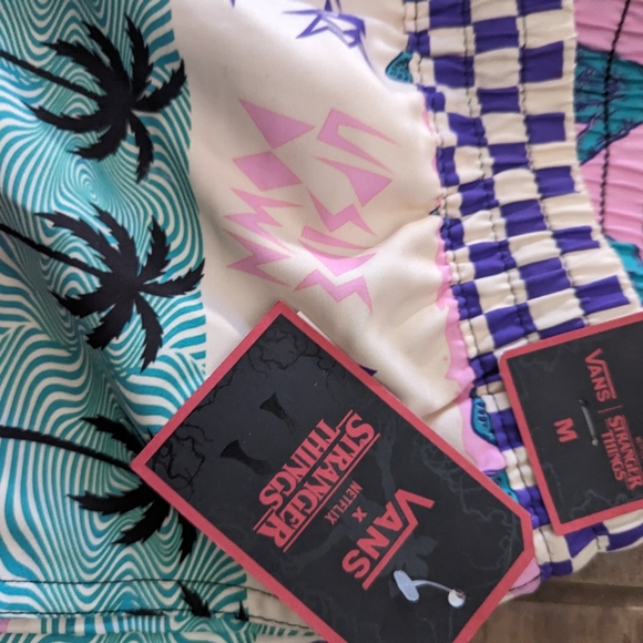 Vans x Stranger things board shorts - Picture 4 of 4